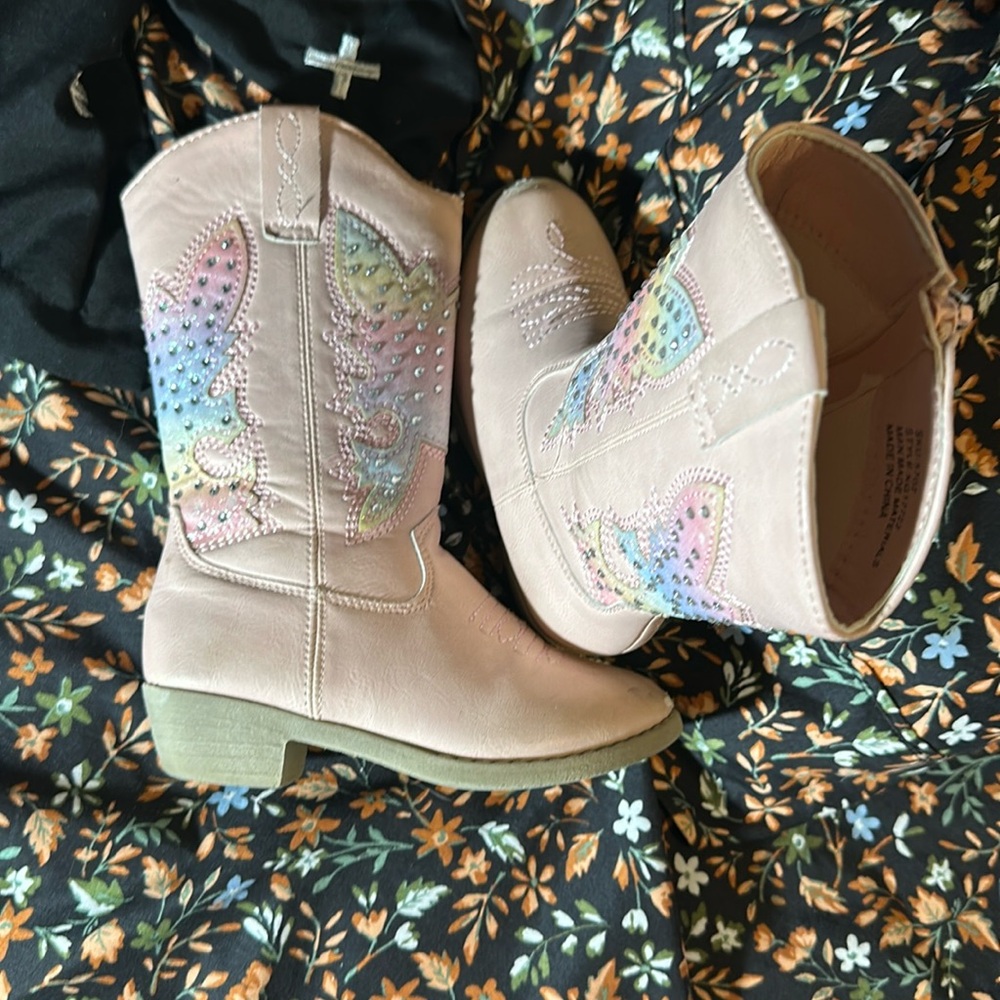 Kenzie Girl children’s size 12 pink jeweled cowgirl boots